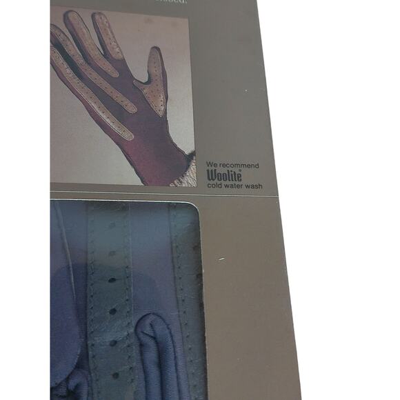 Vintage Isotoner Womens Grey Warm Lined Gloves One Size Fits 6-8 New - Picture 2 of 7
